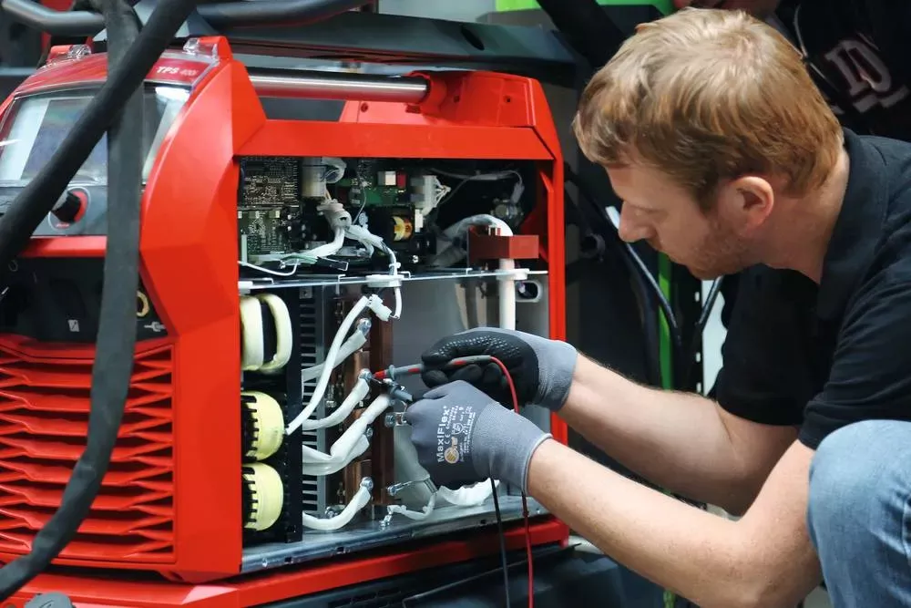 Maintenance work of a welding machine