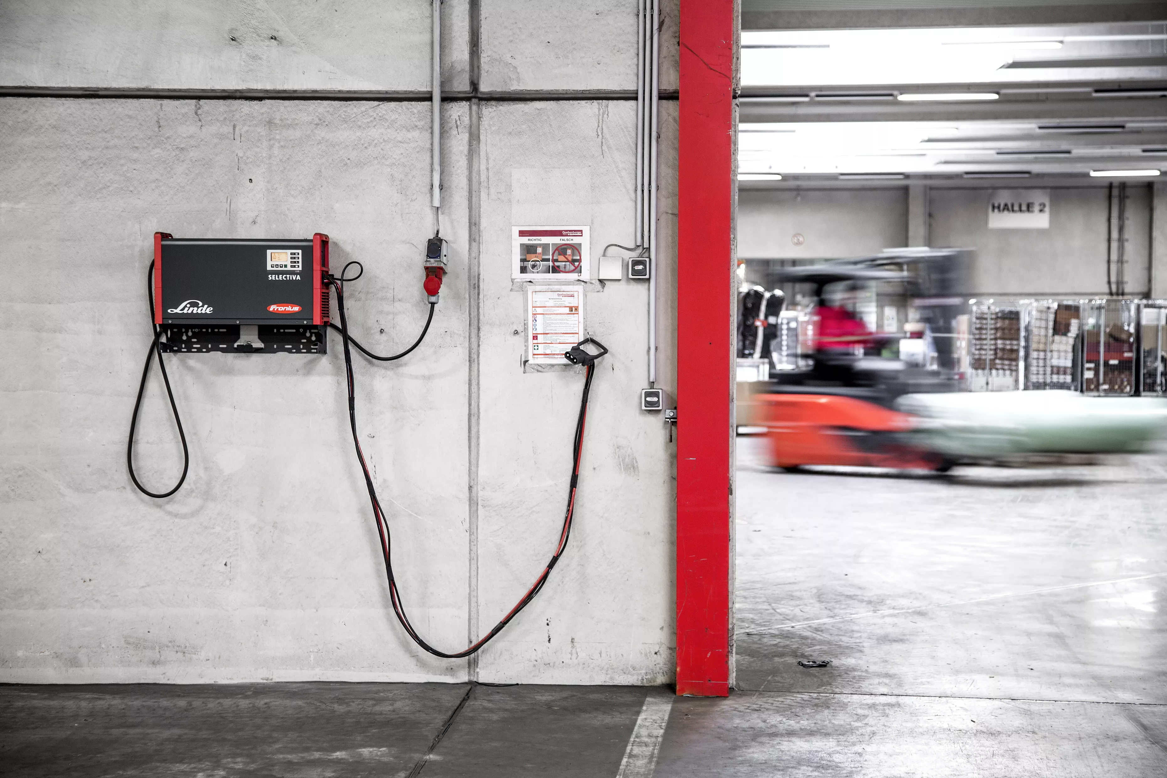 Quehenberger Logistics using Fronius Selectiva charger for charging electric Linde forklift trucks