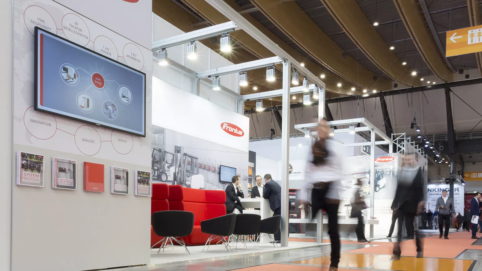Fronius Messestand Logimat 2018 Seitenansicht