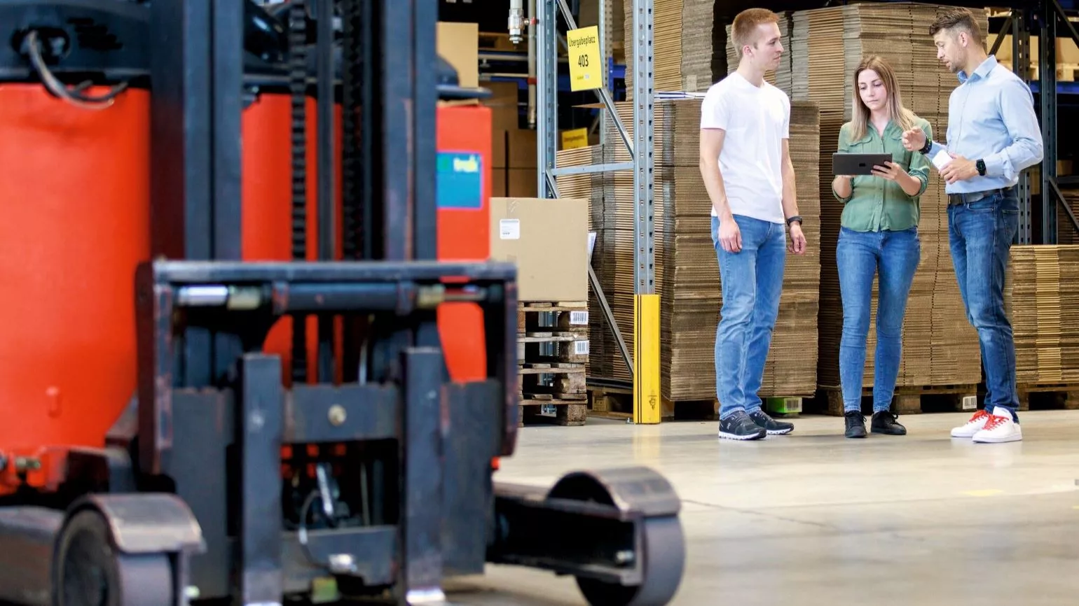 Growing demand for driverless transport systems requires powerful, safe and available chargers - this is where Fronius systems come in. 