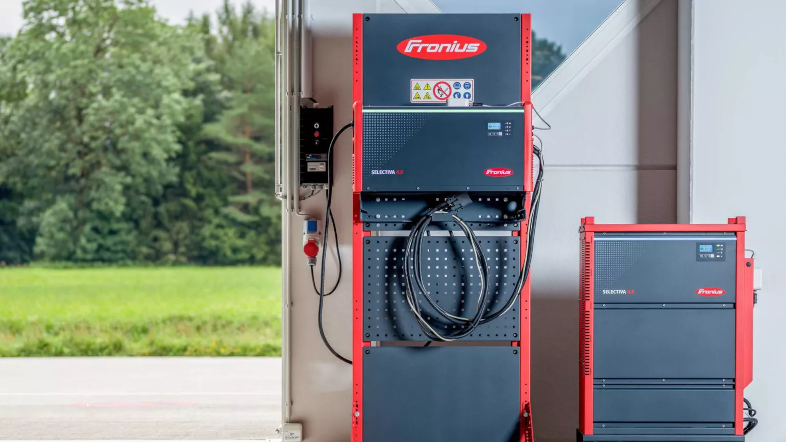 Selectiva 4.0 96V and 120V chargers for heavy duty applications