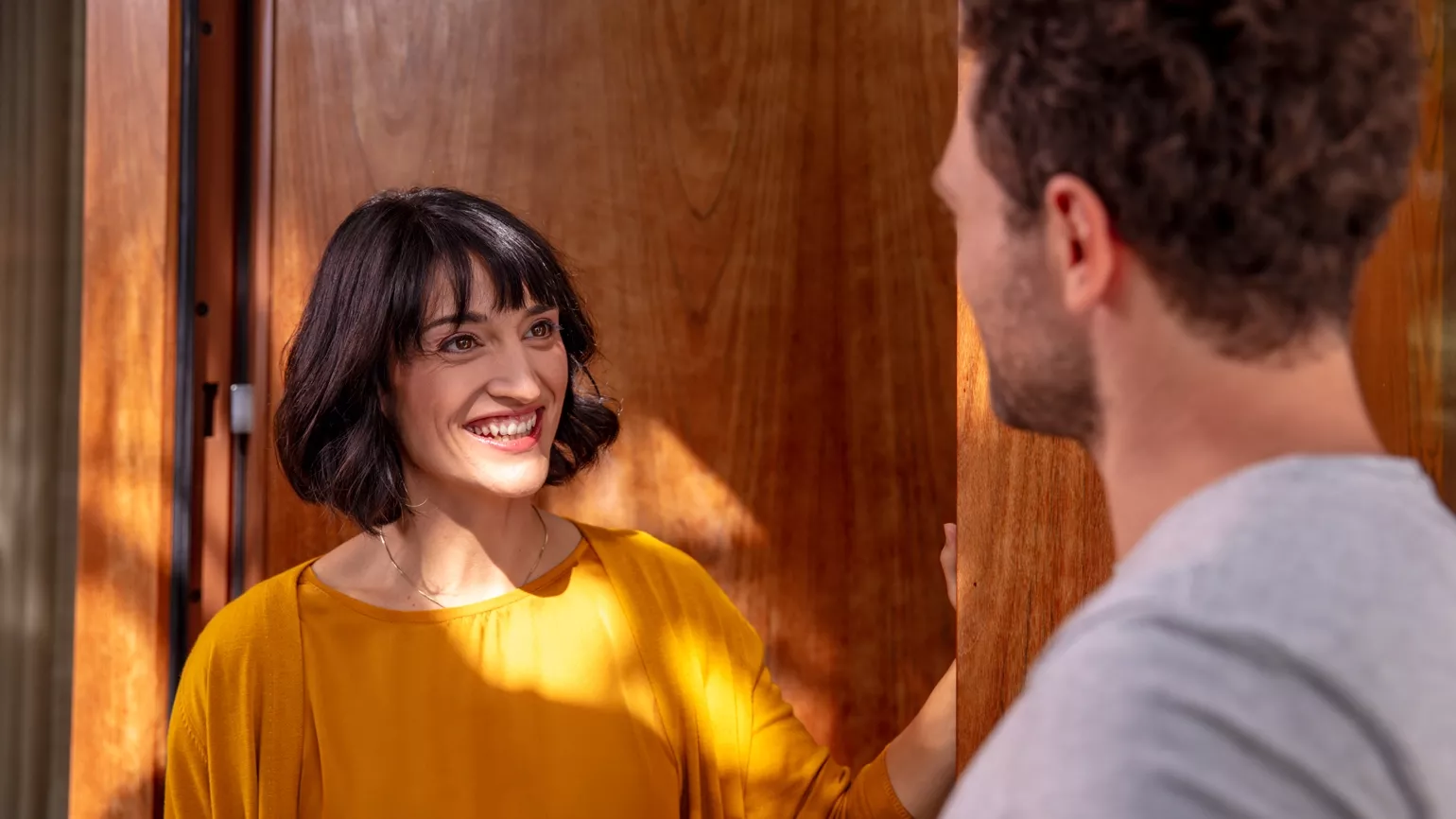 Woman meeting installer