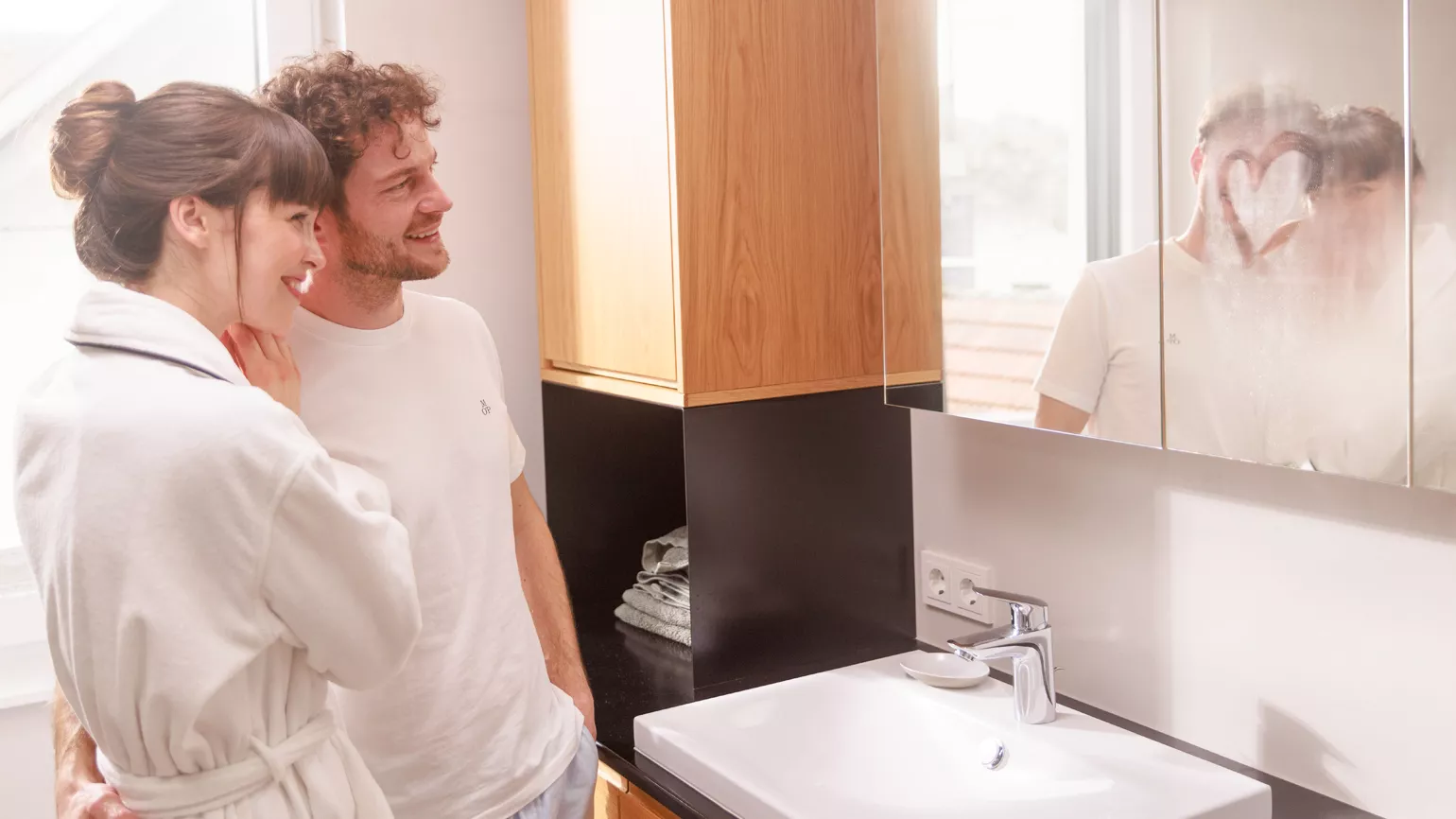 Kind in Badewanne